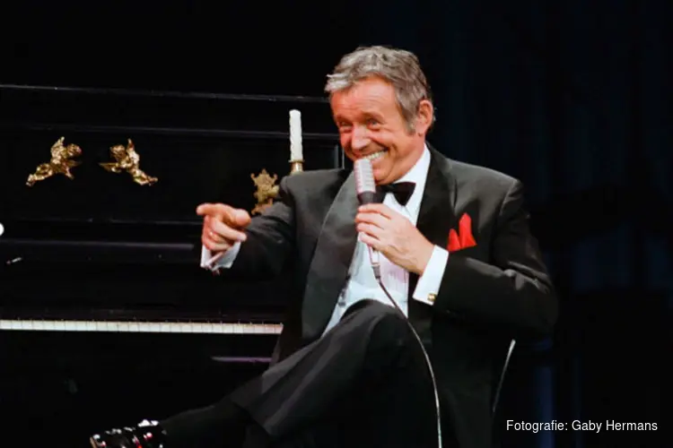 Toon Hermans krijgt eerbetoon in Schouwburg De Domijnen