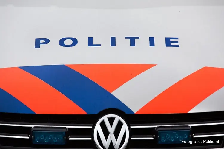 Krantenbezorgster van auto beroofd in Spaubeek.