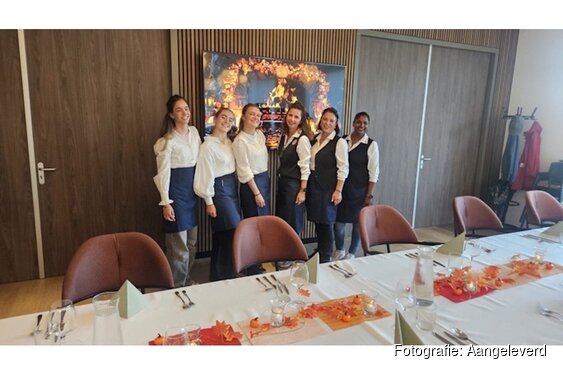 Een avond vol mooie verhalen: O.D.D. Femmes-Tastiques uit Maastricht schuift aan bij Dinner Sjiek in Parc Glana